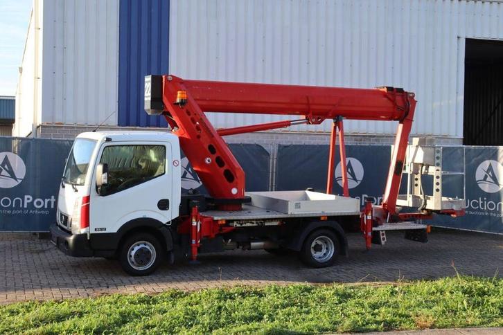 Veiling: Autohoogwerker Nissan Cabstar 35.12 Diesel 22m, Zakelijke goederen, Machines en Bouw | Liften, Steigers en Ladders, Ophalen