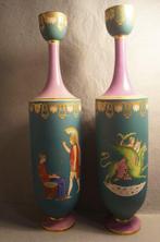 Vaas - Een paar lekythos-vormige voorwerpen in