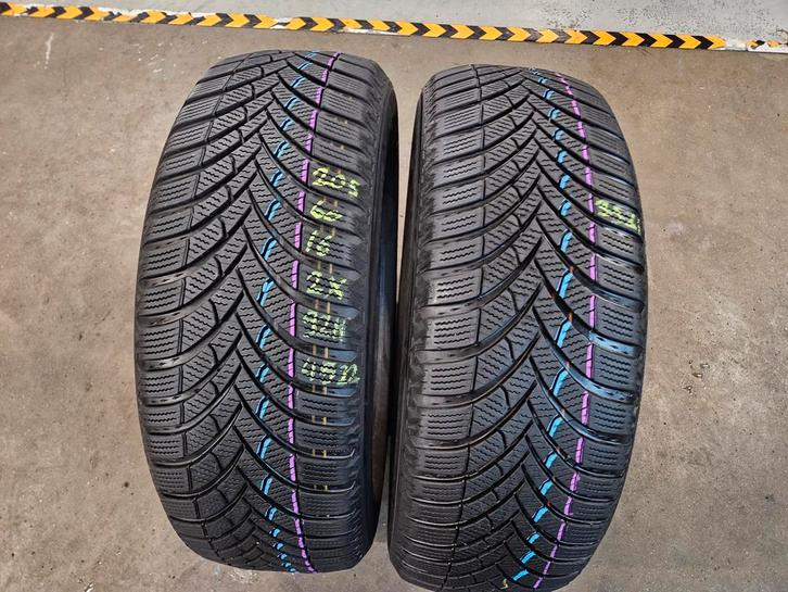 205/60/16 92H SEMPERIT WINTERBANDEN 7,5MM PROFIEL DEMO 2X, Auto-onderdelen, Banden en Velgen, 16 inch, Erkend duurzaam, Winterbanden