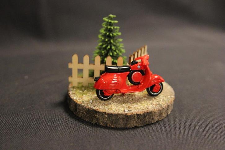 Diorama zandweg met hek en boom 1:24, Hobby en Vrije tijd, Modelbouw | Figuren en Diorama's, Groter dan 1:35, Nieuw, Diorama, Ophalen of Verzenden