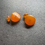 Oude manchetknopen met Baltische amber cabochons. -