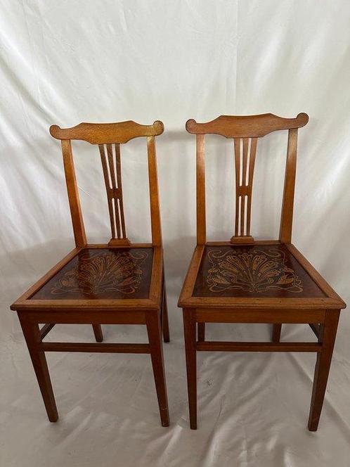 novara - Stoel (2) - Hout - Bistrostoelen, Antiek en Kunst, Antiek | Overige Antiek