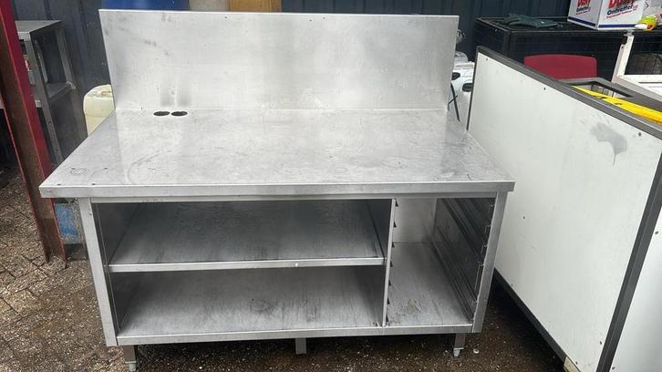 RVS werktafel 145 x 80 x83 met schappen, Zakelijke goederen, Horeca | Meubilair en Inrichting, Ophalen of Verzenden