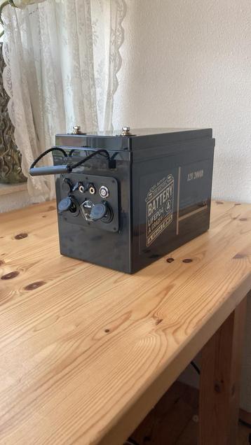 12 Volt 200Ah LiFePo4 Accu met LCD scherm of extra optie USB beschikbaar voor biedingen