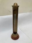 Antiek/vintage thermometer op houten voet en fraaie messing