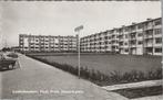 LEIDSCHENDAM - Flats Prins Hendrikplein, Verzamelen, Ansichtkaarten | Nederland, Verzenden, Gelopen