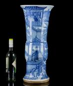 Een monumentale (55,4 cm) Chinese blauw-witte Pagoda