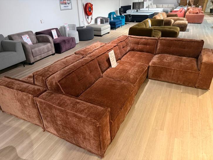 Enorme loungebank super comfortabel hoekbank brique bruin, Huis en Inrichting, Banken | Complete zithoeken, Nieuw, Stof, Ophalen