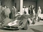 Photograph copyright stamp - 1968 Enzo Ferrari monza pits, Verzamelen, Automerken, Motoren en Formule 1, Nieuw