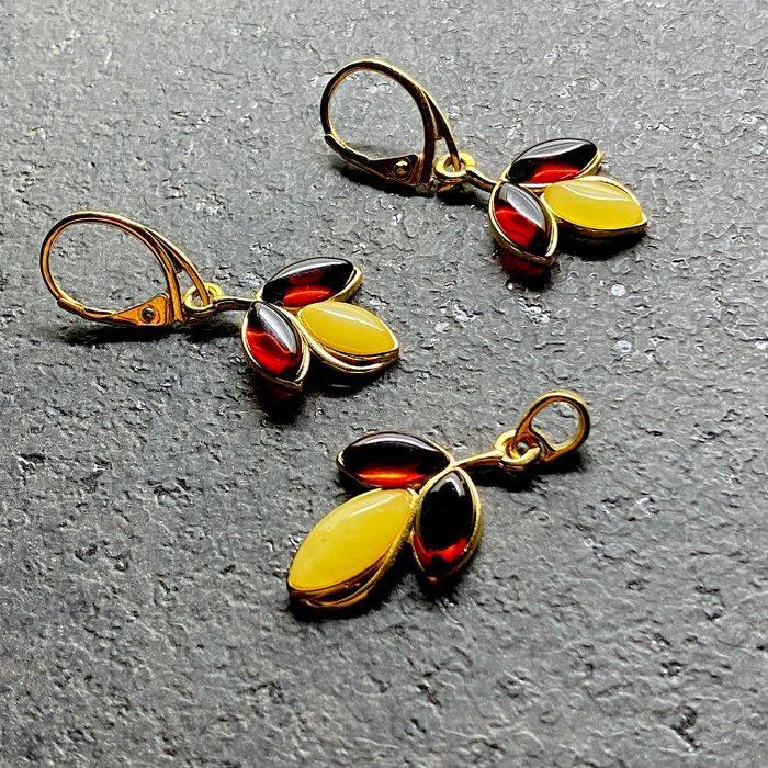Natuurlijke amberset - hanger en oorbellen in sterling, Verzamelen, Dierenverzamelingen