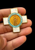 een oude gotische geëmailleerde speld van de Pellegrinaggio