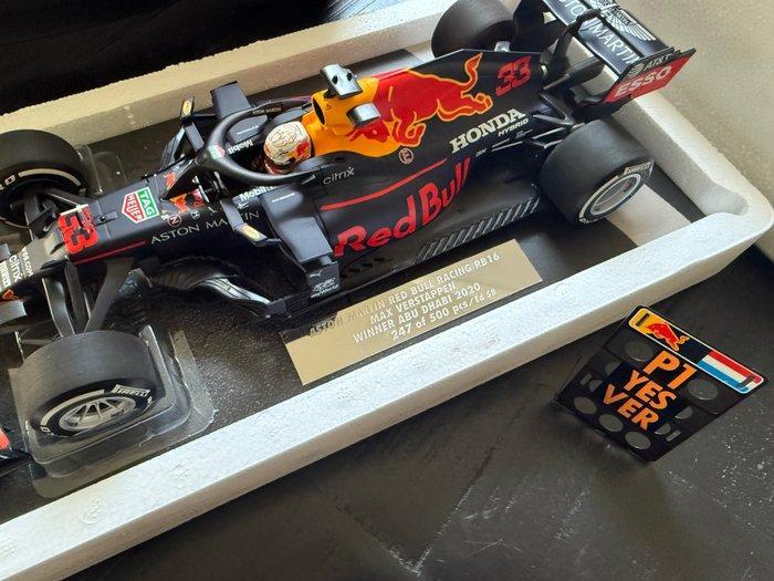 Minichamps 1:18 - Model raceauto - Astin Martin Red Bull, Hobby en Vrije tijd, Modelauto's | 1:5 tot 1:12