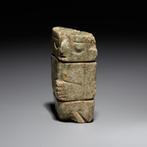 Mixteken, Mexico Jade Antropomorfe figuur. 800 - 1200 n.Chr.