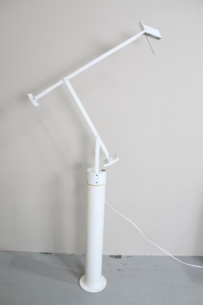 Vintage vloerlamp, bureaulamp Artemide Tizio 50 - jaren 70, Huis en Inrichting, Lampen | Vloerlampen, Gebruikt, Metaal, 150 tot 200 cm