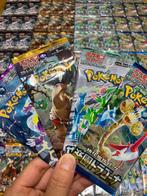 Pokémon - 100 Booster pack - 4 different packs Scarlet &, Hobby en Vrije tijd, Verzamelkaartspellen | Pokémon, Nieuw