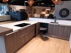 Nolte showroom keuken – Olijf groen/eiken - Compleet, Nieuw, Composiet, Groen, Met kookeiland