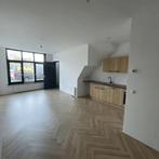 Gestoffeerde studentstudio met aparte slaapkamer, Huizen en Kamers, Kamers te huur, 20 tot 35 m², Leeuwarden