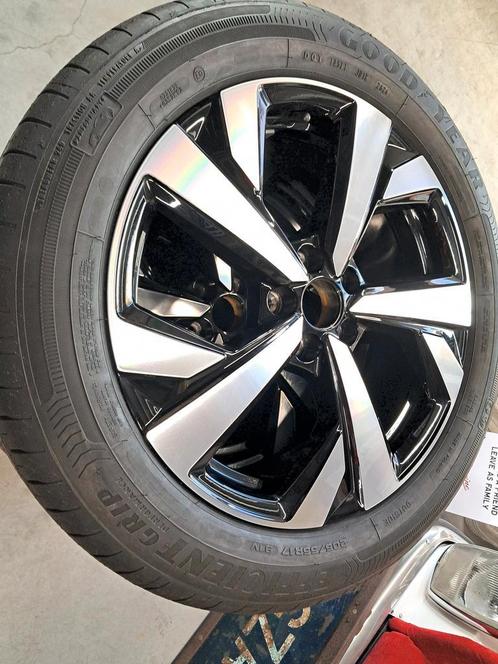 VW Taigo T-Cross 17inch Origineel + 205 55 17 Goodyear zomer, Auto-onderdelen, Banden en Velgen, 17 inch, Zomerbanden, 205 mm