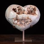 Zeldzame roze agatha-geodevorming Roze amethisten hart met