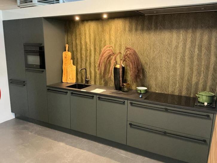 Online veiling: Nobilia Easy Touch Rechte keuken met Etna in, Huis en Inrichting, Keuken | Complete keukens, Gebruikt