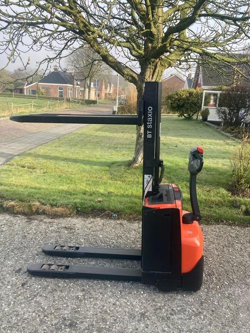 Compacte BT stapelaar 2000kg 1.58 m hoogte &amp; dubbele heffing, Zakelijke goederen, Machines en Bouw | Heftrucks en Intern transport
