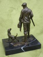 after Archibald Thorburn - sculptuur, Hunter with Hound - 1, Antiek en Kunst