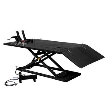 Extra brede heftafel voor motor hydraulisch en pneumatisch beschikbaar voor biedingen