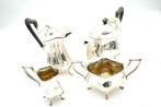 Walker &amp; Hall. - Koffie- en theeservies - .925 zilver - 4