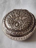 Tabaksdoos - Fijne antieke Indonesische zilveren beteldoos /, Antiek en Kunst, Antiek | Goud en Zilver