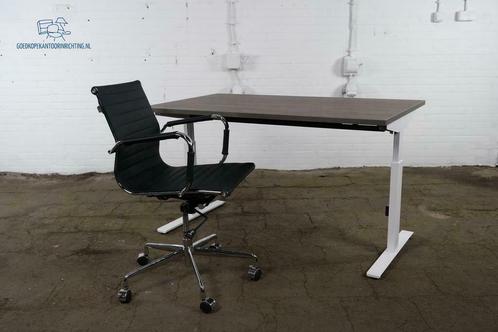Thuiswerkplek | Wit T-poot frame | Logan eiken blad | Vitra, Zakelijke goederen, Kantoor en Winkelinrichting | Kantoormeubilair en Inrichting
