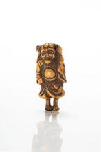 Een mooie netsuke met hertengewei van een Gama Sennin met, Antiek en Kunst