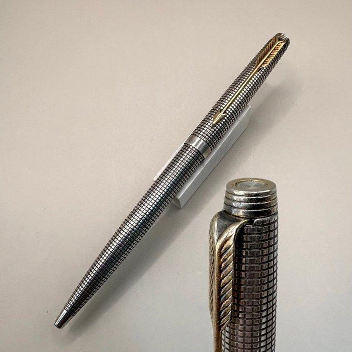Parker - 75 (Sterling Silver Ciselé) - Cap-Actuated - made, Verzamelen, Pennenverzamelingen