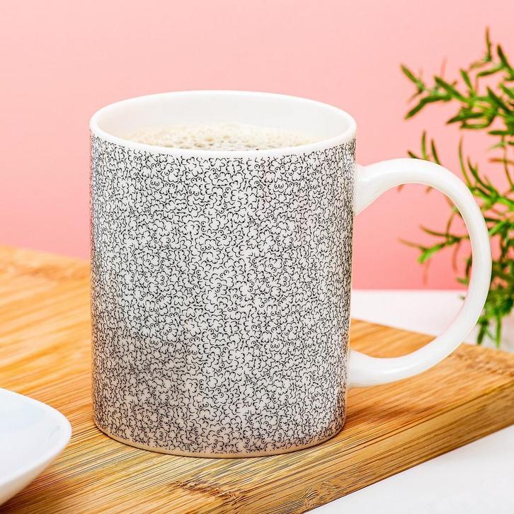 Itty Bitty Titty mok, Huis en Inrichting, Keuken | Servies, Verzenden