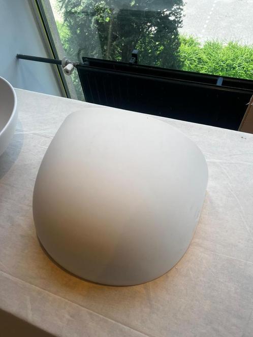 Afgeronde solid surface fontein 38x20 cm – modern & compact, Huis en Inrichting, Badkamer | Badkamermeubels, Nieuw