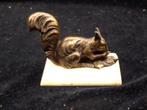 sculptuur, Bronzen Beeldje Eekhoorn - 7 cm - Brons, Marmer -