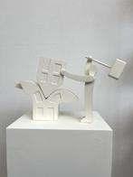 Tomas Schats - Beeldje, Splijthuis - 20 cm - resin - 2023