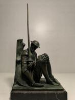 Siguiendo un modelo de Max Le Verrier - sculptuur, Don