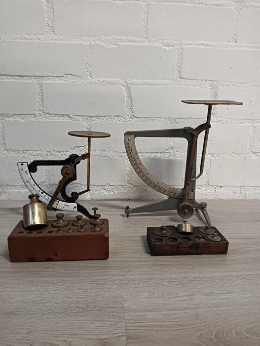 Weegschaal (4) - IJzer, Emaille - Postal Scales, Antiek en Kunst, Antiek | Wandborden en Tegels