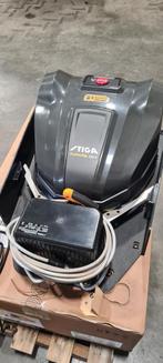 Gebruikte Stiga Autoclip 225S robotmaaier, Tuin en Terras, Gebruikt, Met regensensor, 20 tot 25 cm, Stiga