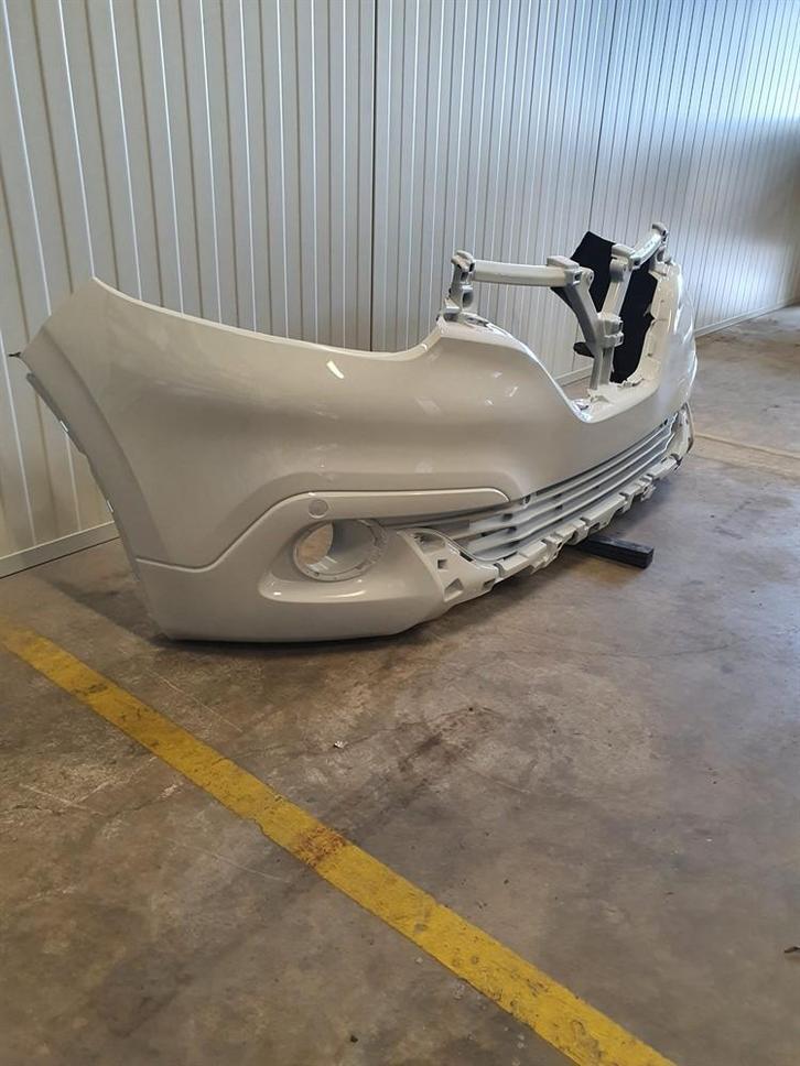 Voorbumper  Renault Kadjar (2015-)   BLANC GLACIER 369, Auto-onderdelen, Carrosserie en Plaatwerk, Nieuw, Renault, Voor, Bumper
