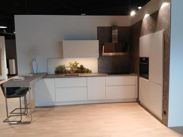 Nolte Showroom Keuken – Sigma Lack Hoogglans Wit – Compleet, Huis en Inrichting, Keuken | Complete keukens, Kunststof, Greeploos