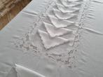 Tafelkleed - 270 cm - 175 cm - handgeborduurd tafelkleed, Antiek en Kunst