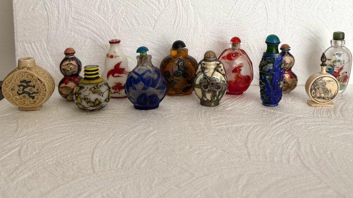 12 Snuff bottle - Tabatières / China / XIX-XX / Zonder, Antiek en Kunst, Antiek | Overige Antiek