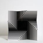 Gio Schiano - sculptuur, Its not a labyrinth - 30 cm -