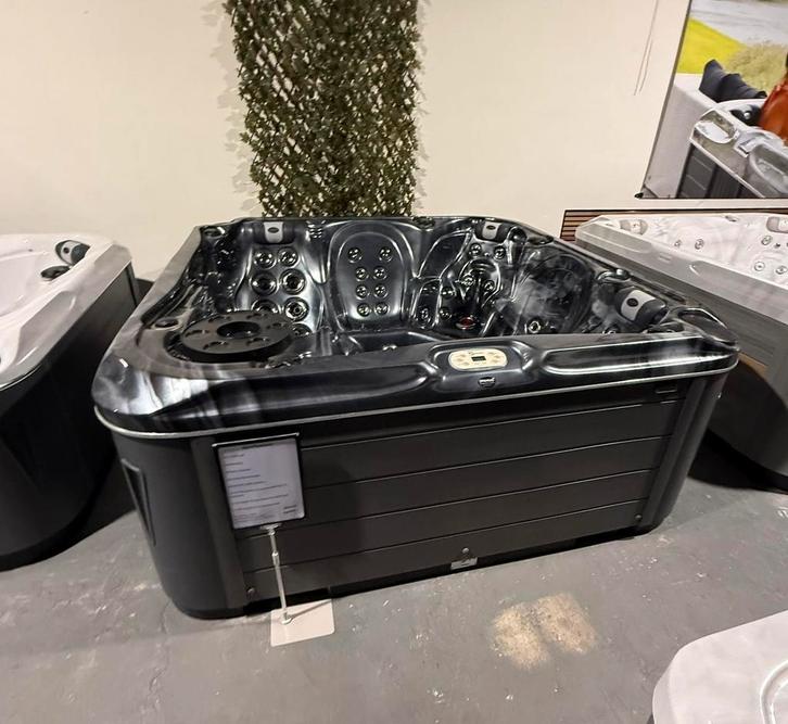 Showmodel - Jacuzzi Passion Delight 2x ligpl  incl bezorging, Tuin en Terras, Bubbelbaden en Hottubs, Zo goed als nieuw, Afdekzeil