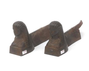 Een stel gietijzeren vuurbokken, Frankrijk, 19e eeuw beschikbaar voor biedingen