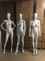 Etalagepop paspop dame glossy wit