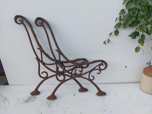 Bank (2) - Gietijzer, Antiek en Kunst, Curiosa en Brocante