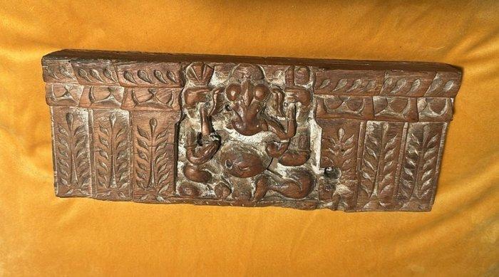 Antiek houtsnijwerk paneel met afbeelding van Ganesha -, Antiek en Kunst, Kunst | Niet-Westerse kunst