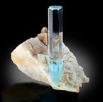 aquamarijn Exemplaar - Hoogte: 6.3 cm - Breedte: 5.9 cm- 77, Verzamelen, Mineralen en Fossielen